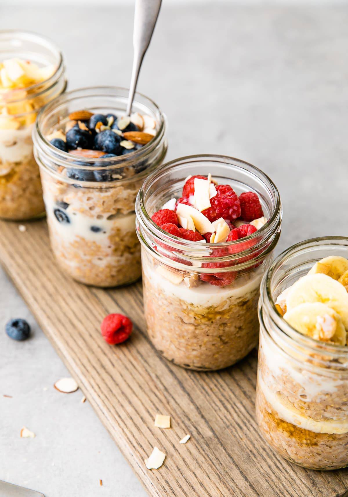 Overnight Steel Cut Oats Breakfast Jars steel-cut-oats-benefits-hrf