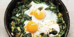Keto Baked Eggs with Spinach & Garlic Yogurt