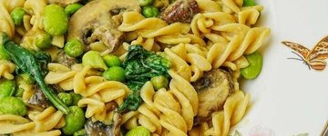Creamy Edamame & Mushroom Pasta
