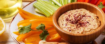 Hummus with Red Pepper & Carrots
