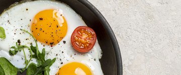 Fried Eggs with Broiled Tomatoes
