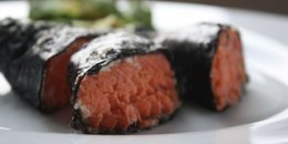 Nori-Salmon Sticks 