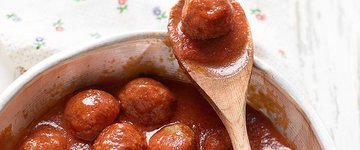 Nonna's Meatballs and Tomato Sauce