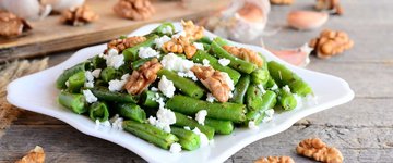 Green Beans with Walnuts and Onions