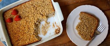 Baked Vanilla Oatmeal with Nutmeg