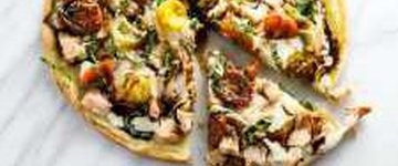 Low Fodmap Bruschetta Pizza with Chicken