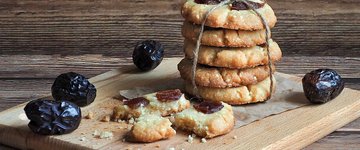 Tahini Date Chocolate Chip Cookies