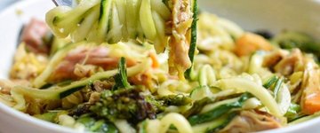 "Cheesy" Chicken & Zoodles