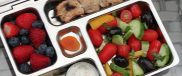Chicken Kabob with Yogurt Dip 