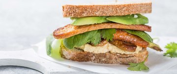 Veggie Sandwich with Tempeh Bacon