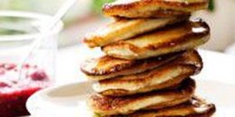 Low-carb coconut pancakes