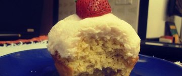 Vanilla Maple Coconut Cakes