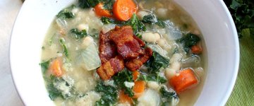 Instant Pot Kale and White Bean Soup