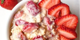 Strawberry Yogurt Breakfast Parfaits