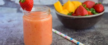 Strawberry Mango Spring Smoothie