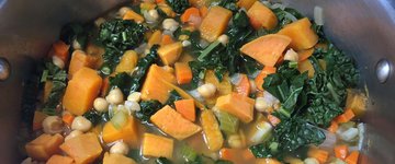 Kale Chickpea & Sweet Potato Soup