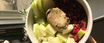 Simple Pom-Apple Protein Bowl