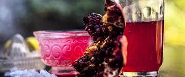 Sparkling Pomegranate-Chai Mocktail