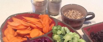 ByziMom's Oil-Free Ranch Dip with Crudite