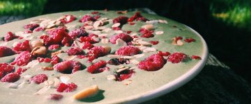 Matcha Raspberry Breakfast Soup