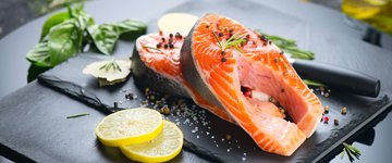 Baked Salmon and Veggie Parcels
