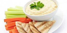 Hummus, Crackers & Carrots