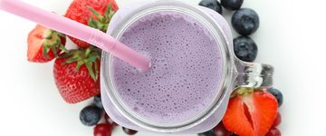 Mixed Berries and Yogurt Smoothie