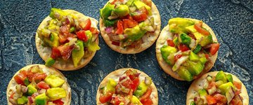 Gluten-free Crackers and Salsa