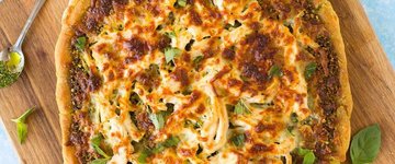 Low FODMAP Chicken Pesto Pizza