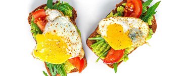 Avocado Toast with Eggs, Spinach and Tomatoes