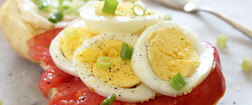 Egg Tomato and Scallion Sandwich