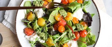salad with roasted tomatoes and pesto