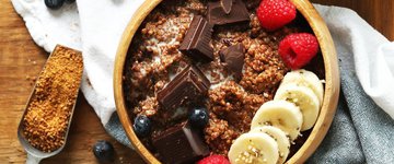 Dark Chocolate Quinoa Breakfast Bowl 