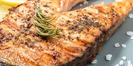 Baked Salmon with Lemon and Thyme