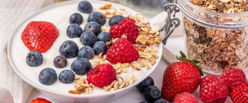Simple Greek Yogurt and Berries