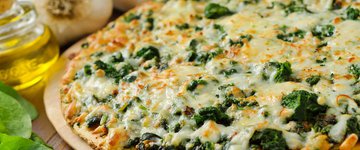 Cauliflower Crust Spinach Pizza