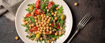 Quinoa Salad With Chickpeas & Feta