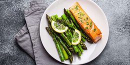 Simple Salmon with Asparagus