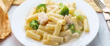 Cashew Alfredo Pasta with Broccoli