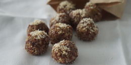 Gluten Free Energy Balls with Quinoa & Coconut