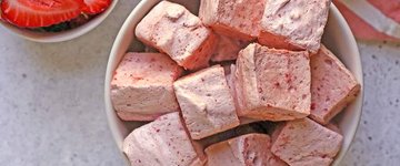 Paleo Strawberry Marshmallows