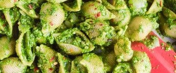 Easy Vegan Spinach Pesto Pasta