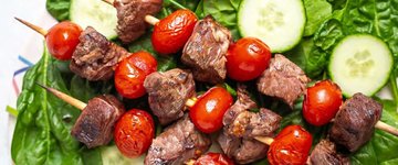 Steak and Tomato Skewer Salad