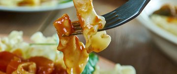 Campanelle Pasta, Chicken Sausage, Tomatoes & Peas