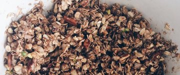 Warming Vanilla Granola (With a Kick!)