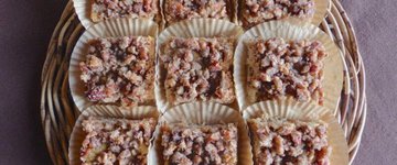 Cinnamon Pecan Crumb Cakes