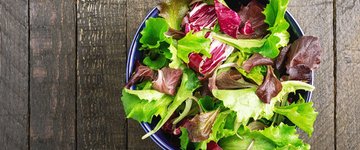 Mixed Green Salad with Walnuts