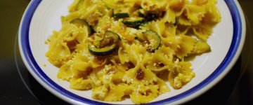Pasta with Zucchini and Egg