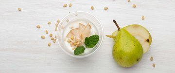 Pear and Brazil Nuts Snack