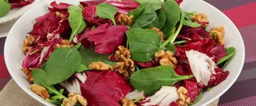 Radicchio, Spinach and Walnut Salad